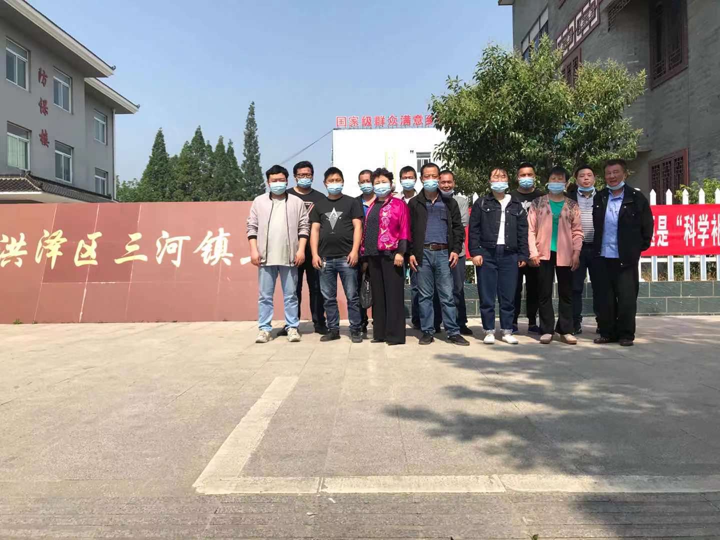 提供暖心接送專車！洪澤區(qū)三河鎮(zhèn)政府全力“護(hù)航”歐西員工疫苗接種